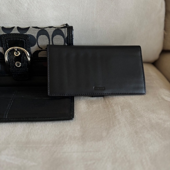 Catch Tote Bag with Matching Wallet - Picture 7 of 9